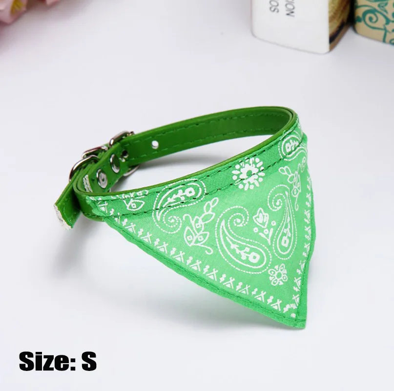Bandana en Cuir PU Motif Cachemire pour Chien et Chat